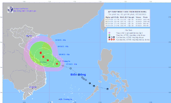 Áp thấp nhiệt đới đi dọc bờ biển Quảng Ngãi - Quảng Trị, có thể mạnh thành bão